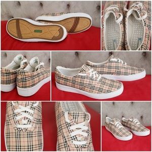 Grasshoppers by Keds